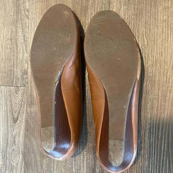 Tory Burch low wedge size 9 caramel color - Picture 5 of 6